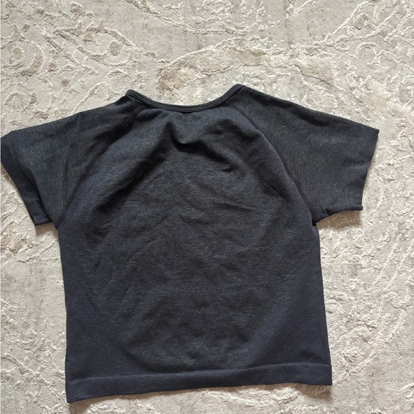 Cropped Workout Top - Picture 3 of 4